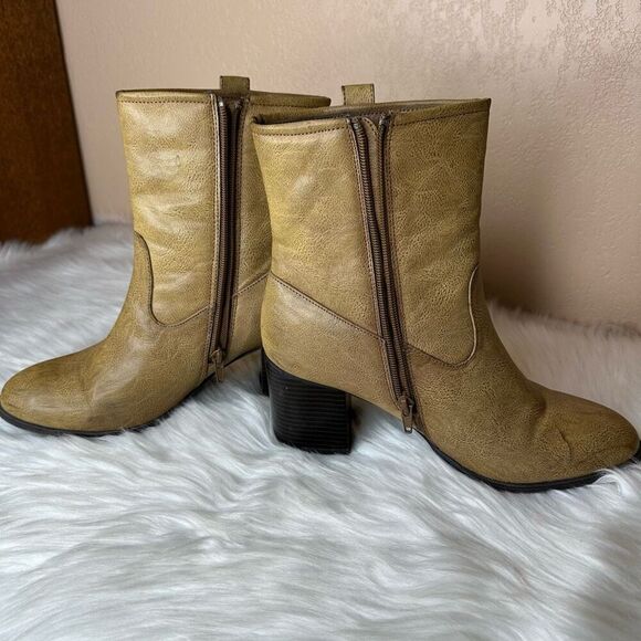 Rampage Tan Boots Gold Accent Size 10 Heels Retro - Picture 11 of 11